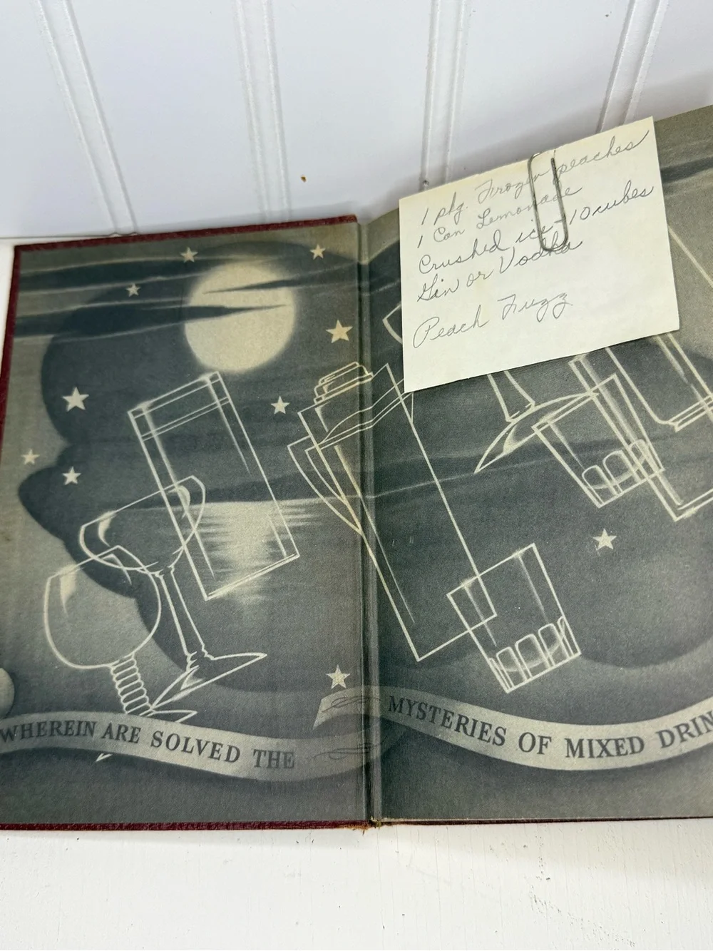 VTG Old Mr. Boston De Luxe Official Bartenders Guide 4th Printing 1940 Bar Decor